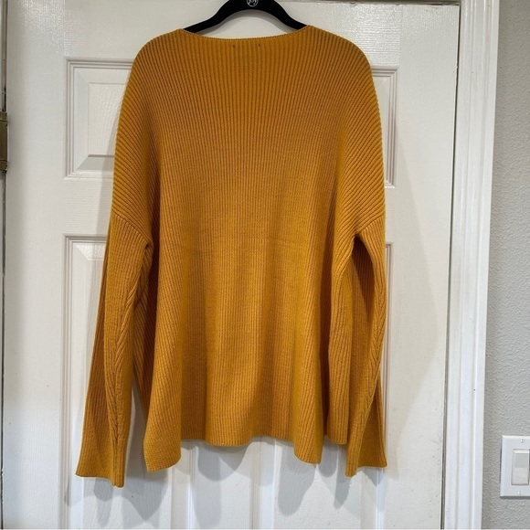 VICI Lumiere Women’s Mustard Yellow Sweater - Picture 2 of 13